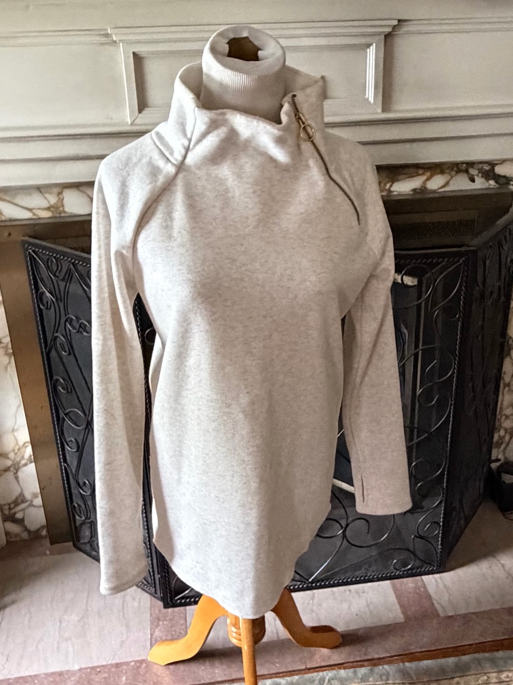 Women's Athleta  Funnel Neck Zip Pullover sweatshirt. Like new